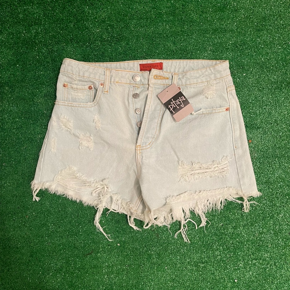 NWT‎ WOMENS SIGNATURE JEAN HIGH WAISTED SHORTS